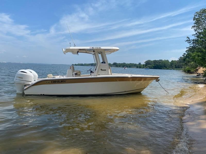 Listing Highlight: 24′ Century 2400 Center Console 2021