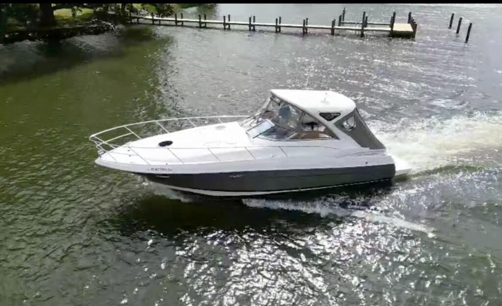 2010 Regal 3760 Sportyacht