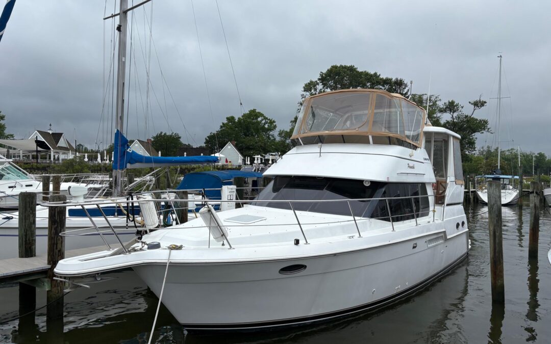 1999 Carver 356 Motor Yacht