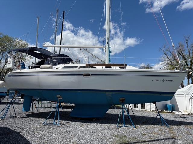 2005 Catalina 350