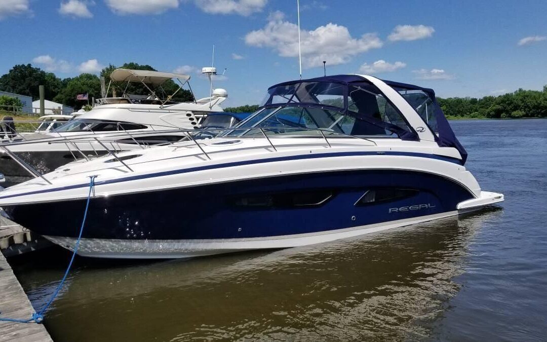2018 Regal 33 Express